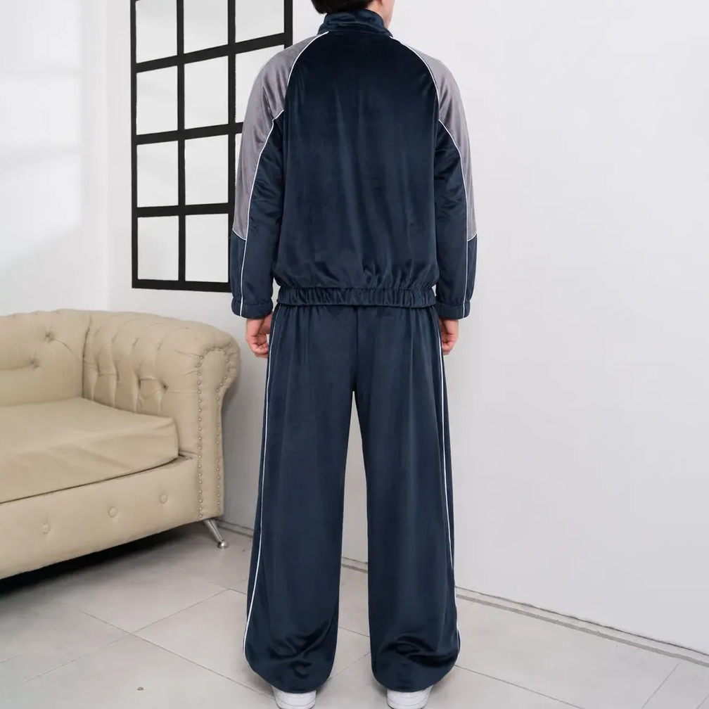 Conjunto boxy fit plush - Imagen 4