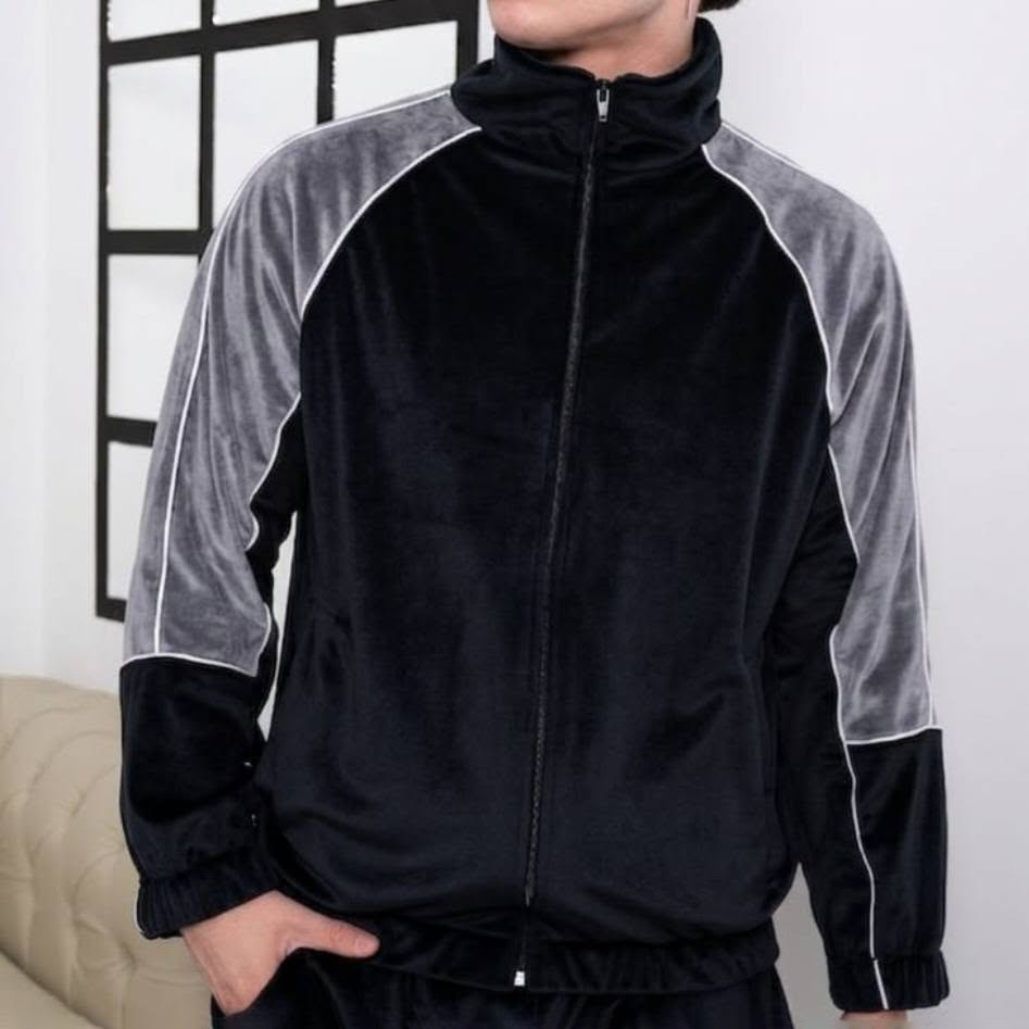 Conjunto boxy fit plush - Imagen 5